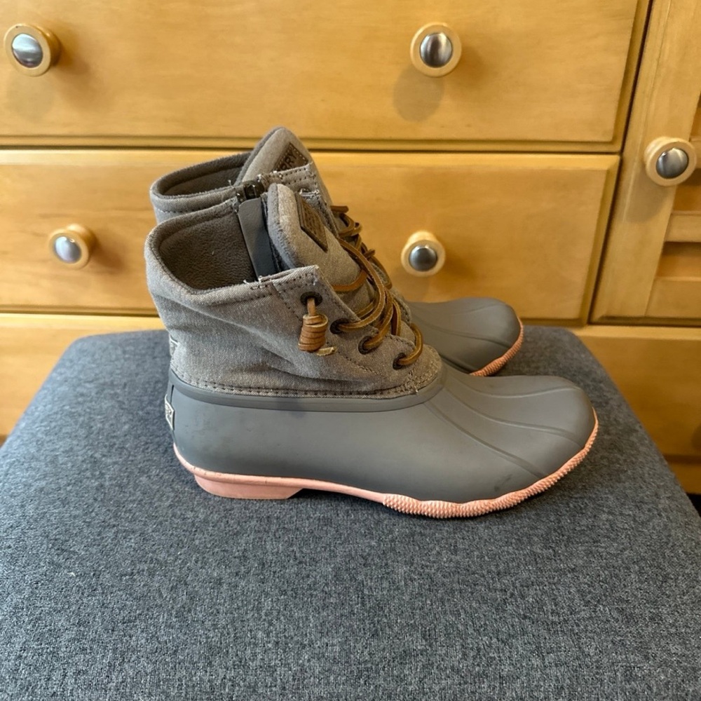 Sperry Gray and Pink Winter Rain Boots Waterproof Ankle-High